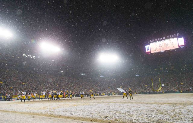 NFL: Pittsburgh Steelers at Green Bay Packers