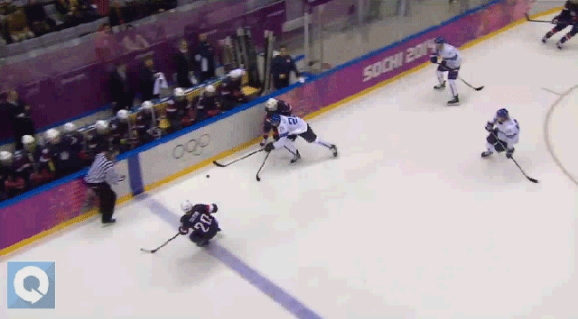 Teemu Selanne opens the scoring to put Finland up 1-0. 