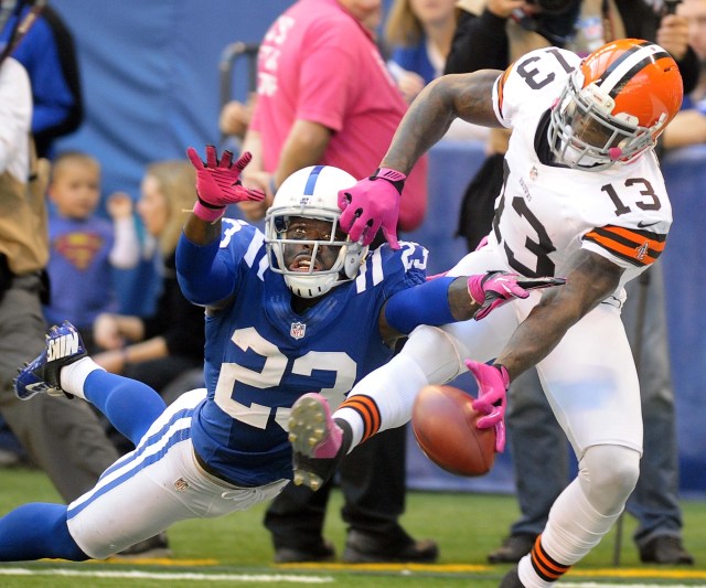 The Indianapolis Colts may have to replace their top corner, Vontae Davis, if he leaves via free agency. (Thomas J. Russo - USA TODAY Sports)