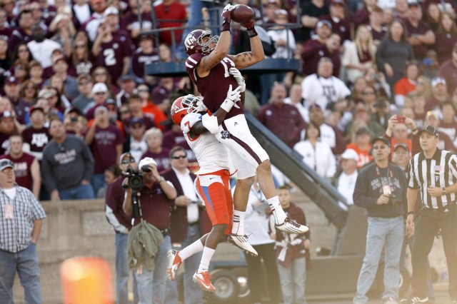 Texas A&M Aggies wide receiver Mike Evans catches a pass for a touchdown against Sam Houston State Bearkats defensive back Dax Swanson. (Thomas Campbell - USA TODAY Sports)