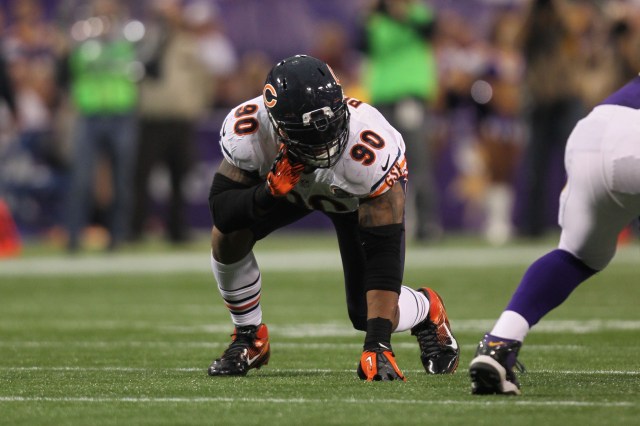 Chicago Bears defensive end Julius Peppers against the Minnesota Vikings at the Metrodome. (Brace Hemmelgarn - USA TODAY Sports)