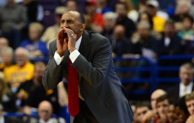 Stanford Cardinal head coach Johnny Dawkins yells to his team against the New Mexico Lobos in the second half during the 2nd round of the 2014 NCAA Men's Basketball Championship at Scottrade Center.  Jasen Vinlove-USA TODAY Sports