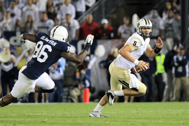 Central Florida Knights quarterback Blake Bortles runs the ball  against the Penn State Nittany Lions at Beaver Stadium. Central Florida defeated Penn State 34-31.  (Matthew O'Haren - USA TODAY Sports)