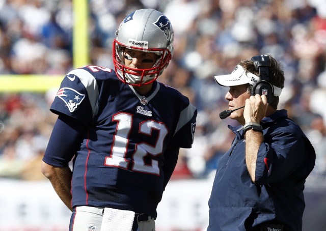 New England Patriots head coach Bill Belichick speaks to quarterback Tom Brady during a game against the Tampa Bay Buccaneers at Gillette Stadium. (Mark L. Baer - USA TODAY Sports)