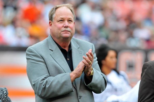 Former Cleveland Browns president Mike Holmgren during halftime of a game between the Cleveland Browns and the Kansas City Chiefs at Cleveland Browns Stadium. (Jason Miller - USA TODAY Sports)