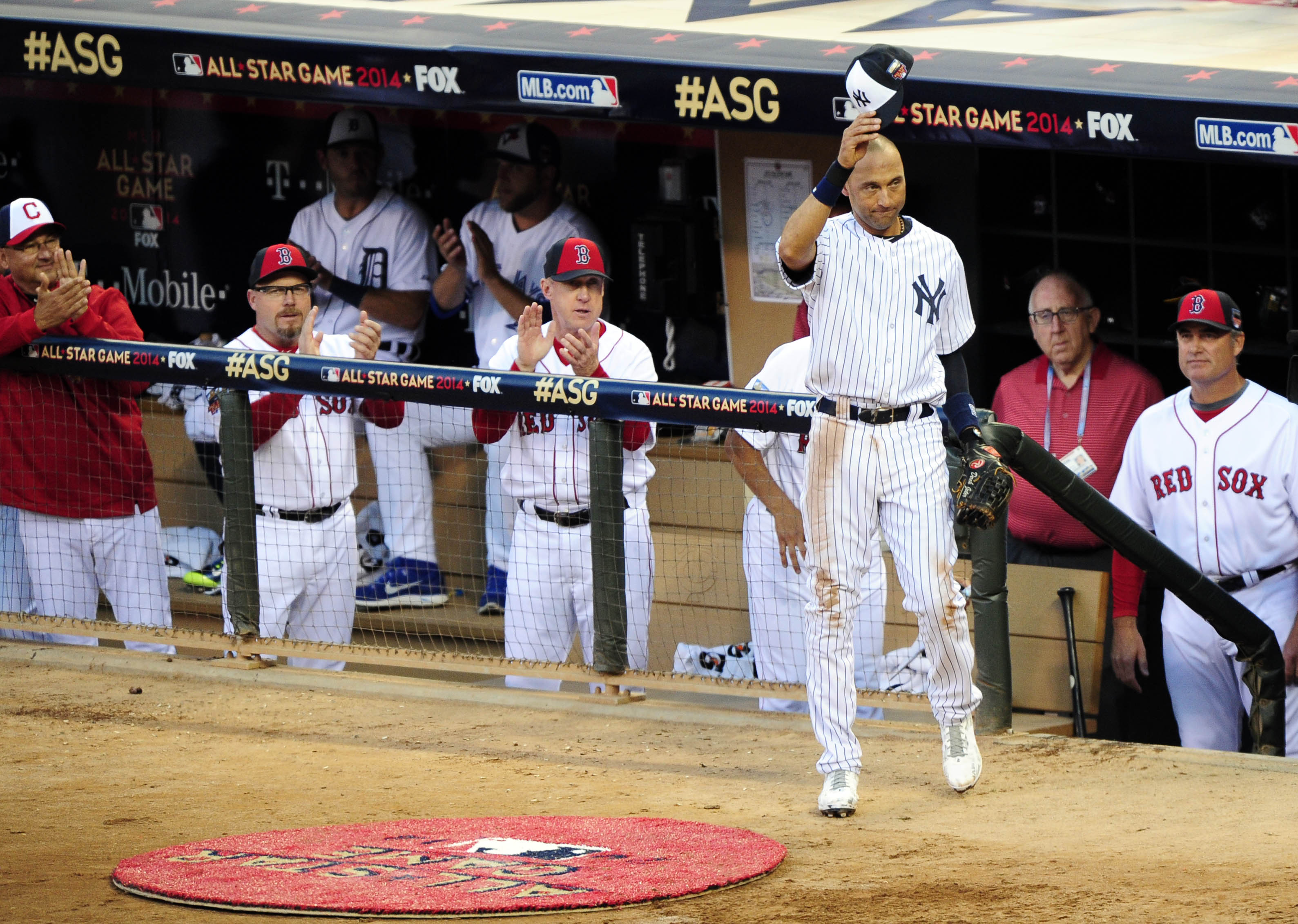 Derek Jeter takes a curtain call after being replaced in the fourth inning. (Jeff Curry, USA TODAY Sports) 