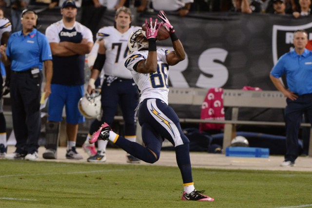 Vincent Brown (86) catches a 51-yard pass against the Oakland Raiders. (Kyle Terada-USA TODAY Sports)