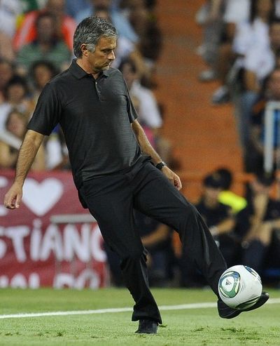 Mourinho (Reuters Pictures)