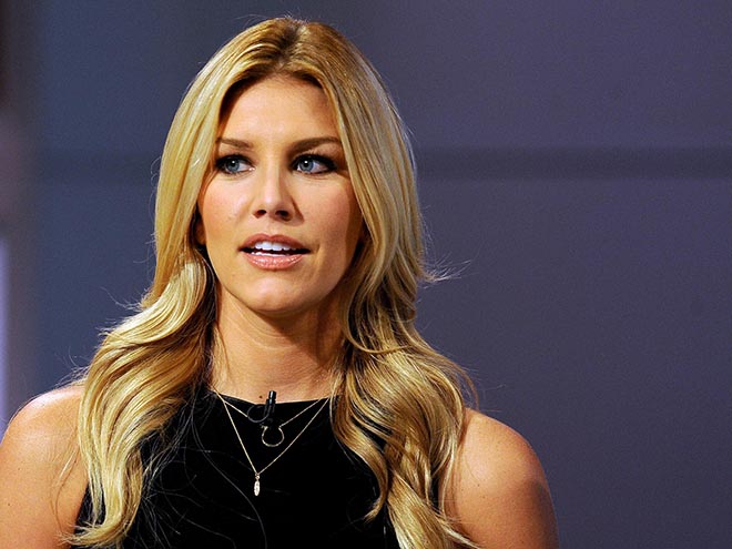 toezicht houden op Brood zege Charissa Thompson: 'Not everything is a clown show' on 'FOX Sports Live' |  For The Win
