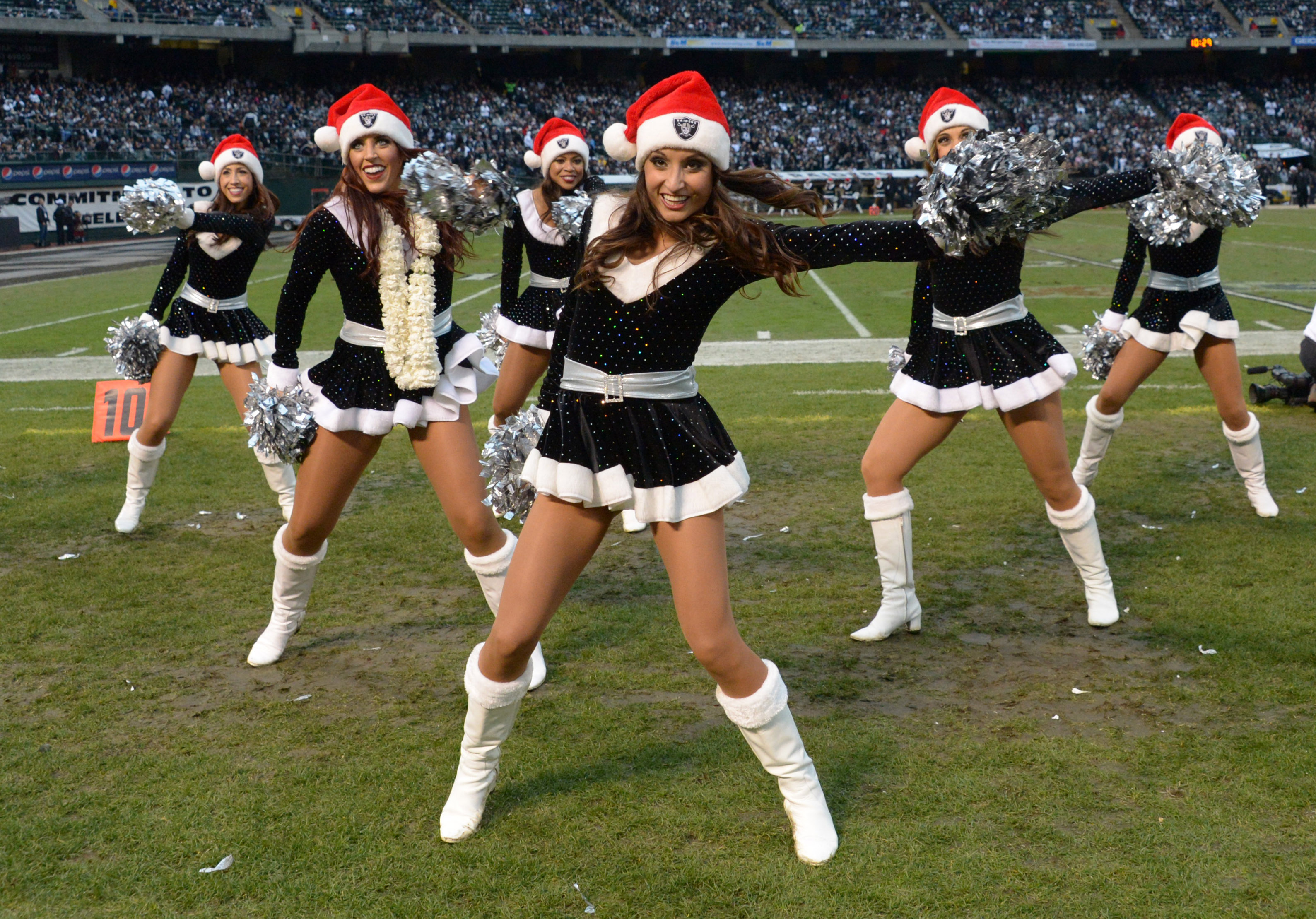 Raiders cheerleaders are suing the Oakland Raiders