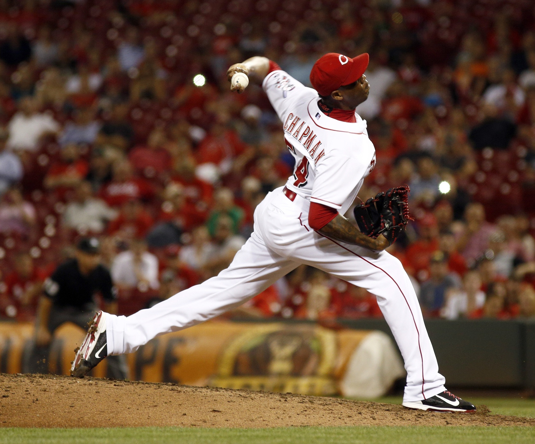 kiwi værdi langsom Aroldis Chapman has thrown twice as many 100-mph fastballs as the rest of  MLB pitchers combined | For The Win