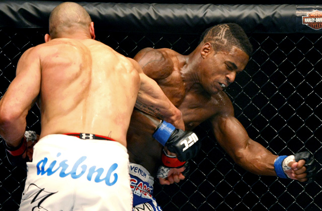 MMA: UFC Fight Night 40-Philippou vs Larkin
