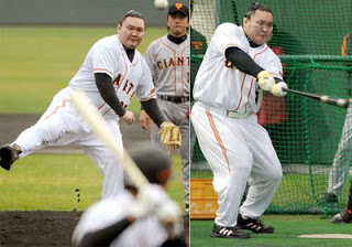 Sumo Star Works Out with Yomiuri Giants