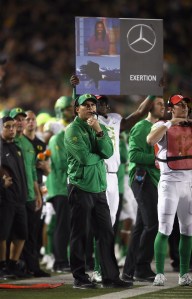 BERKELEY, CA - OCTOBER 21: Head coach Mark Helfrich of the Oregon Ducks stands on the sideline during their game against the California Golden Bears at California Memorial Stadium on October 21, 2016 in Berkeley, California. (Photo by Ezra Shaw/Getty Images)