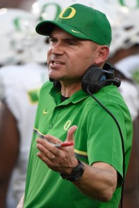 LOS ANGELES, CA - NOVEMBER 05: Head coach Mark Helfrich of the Oregon Ducks reacts during the game against the USC Trojans at Los Angeles Memorial Coliseum on November 5, 2016 in Los Angeles, California. (Photo by Lisa Blumenfeld/Getty Images)
