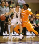 LAHAINA, HI - NOVEMBER 22: Detrick Mostella #15 of the Tennessee Volunteers defends Casey Benson #2 of the Oregon Ducks during the second half of the Maui Invitational NCAA college basketball game at the Lahaina Civic Center on November 22, 2016 in Lahaina, Hawaii. Oregon won the game 69-65. (Photo by Darryl Oumi/Getty Images)