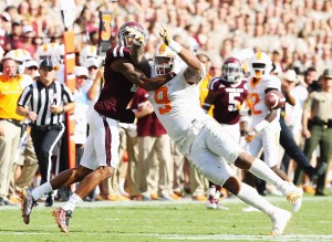 COLLEGE STATION, TX - OCTOBER 08: Josh Reynolds #11 of the Texas A&M Aggies and Derek Barnett #9 of the Tennessee Volunteers battle for the football during their game at Kyle Field on October 8, 2016 in College Station, Texas. (Photo by Scott Halleran/Getty Images)