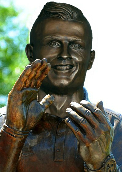 What Happens If We Switch Nick Saban's Statue With Cristiano Ronaldo's Bust
