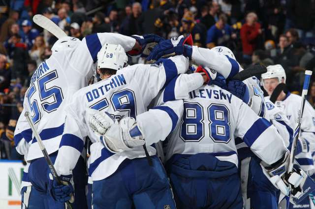 BUFFALO, NY - MARCH 04: Tampa Bay Lightning players celebrate their 2-1 shootout victory against the Buffalo Sabres in an NHL game at the KeyBank Center on March 4, 2017 in Buffalo, New York. (Photo by Bill Wippert/NHLI via Getty Images) 