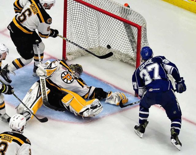 Crunch Beat Bruins 5-4 To Go Up 2-1 In Series (W/Video)