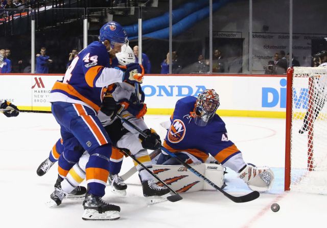 NEW YORK, NY - OCTOBER 07: Jaroslav Halak #41 of the New York Islanders makes the third period save against the Buffalo Sabres at the Barclays Center on October 7, 2017 in the Brooklyn borough of New York City. (Photo by Bruce Bennett/Getty Images)