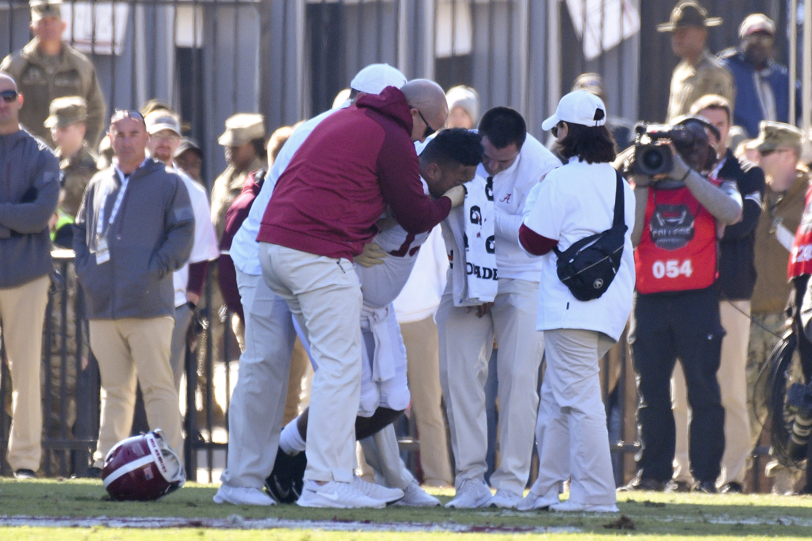 Tua Tagovailoa torches Mississippi State but exits with serious injury