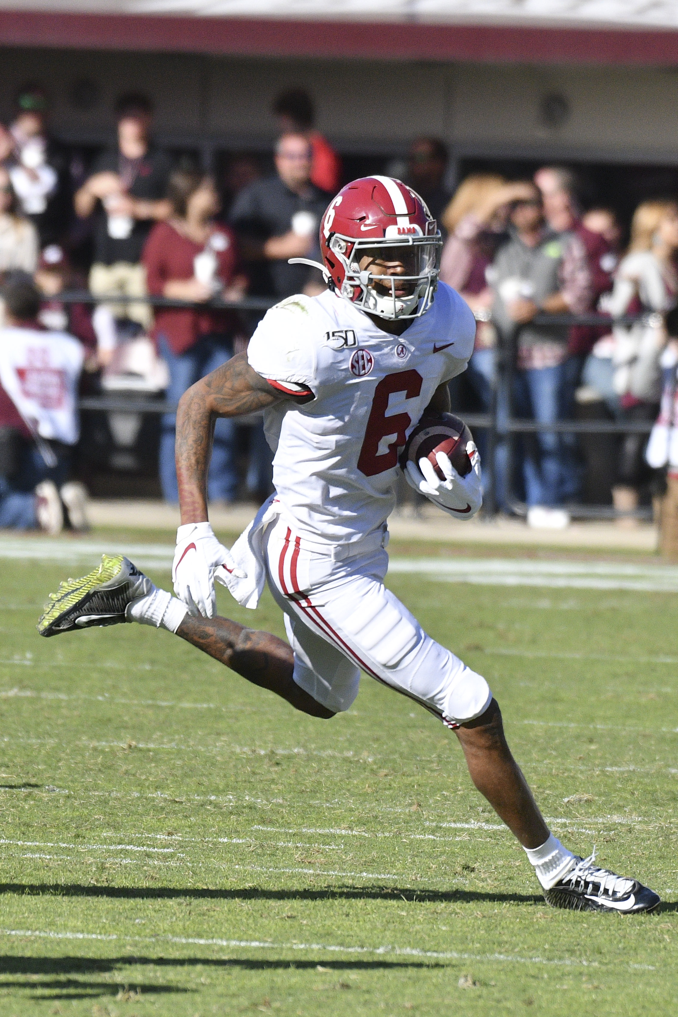 Alabama defender calls for Crimson Tide to retire DeVonta Smith's