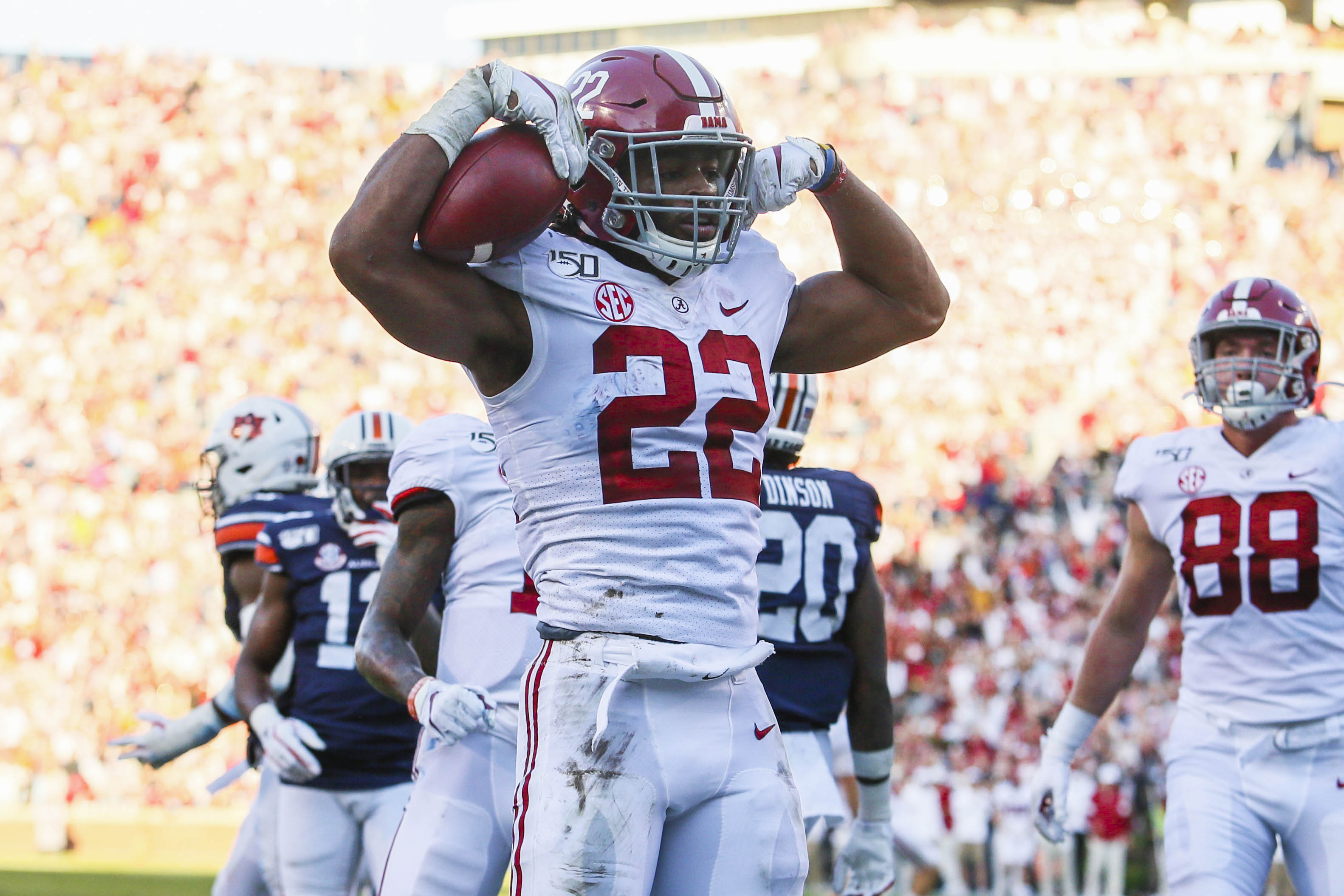 Alabama vs. South Carolina football: See DeVonta Smith's baby blue suit