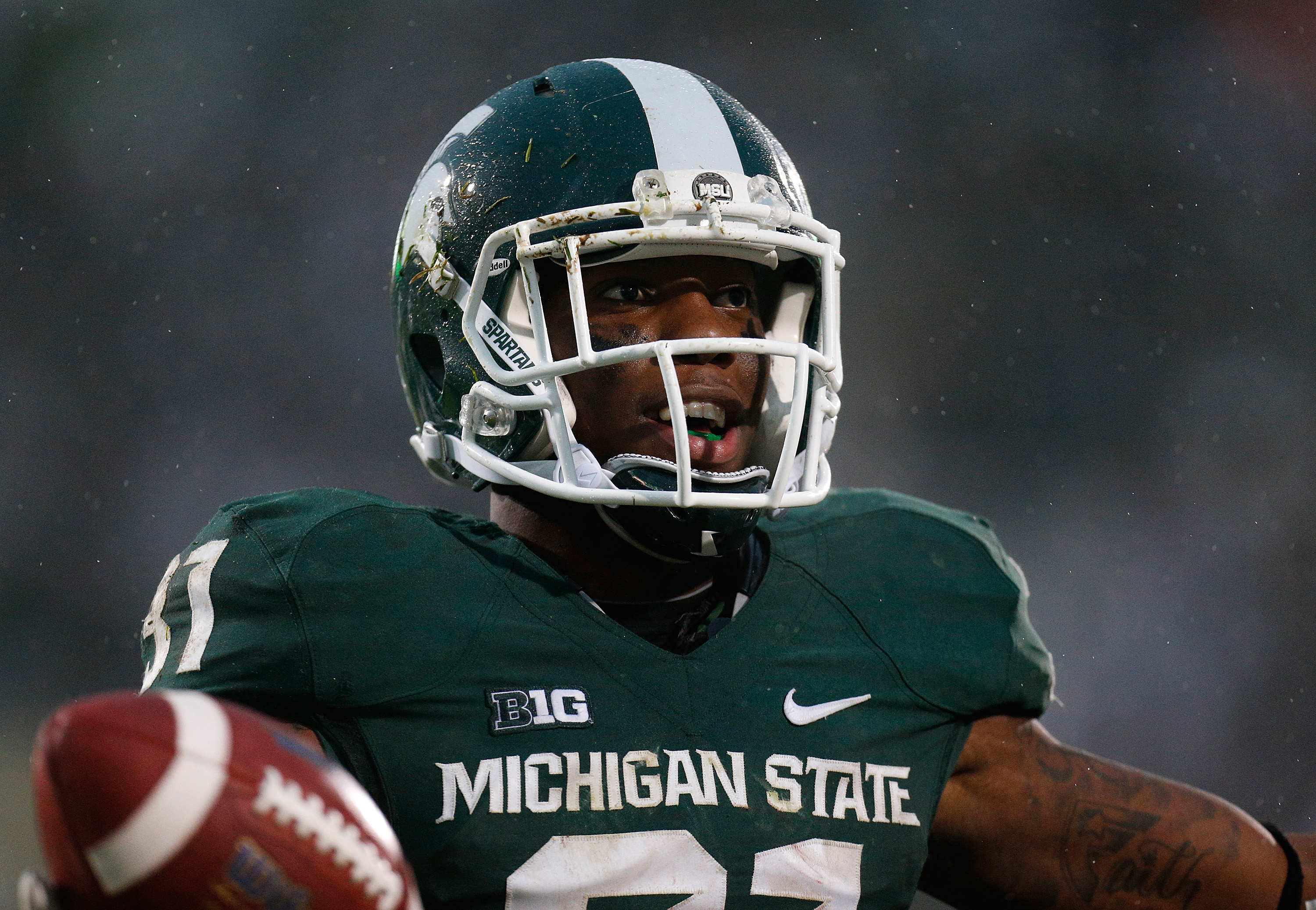 Ex-Spartan Gholston remains supportive of Dantonio, football program