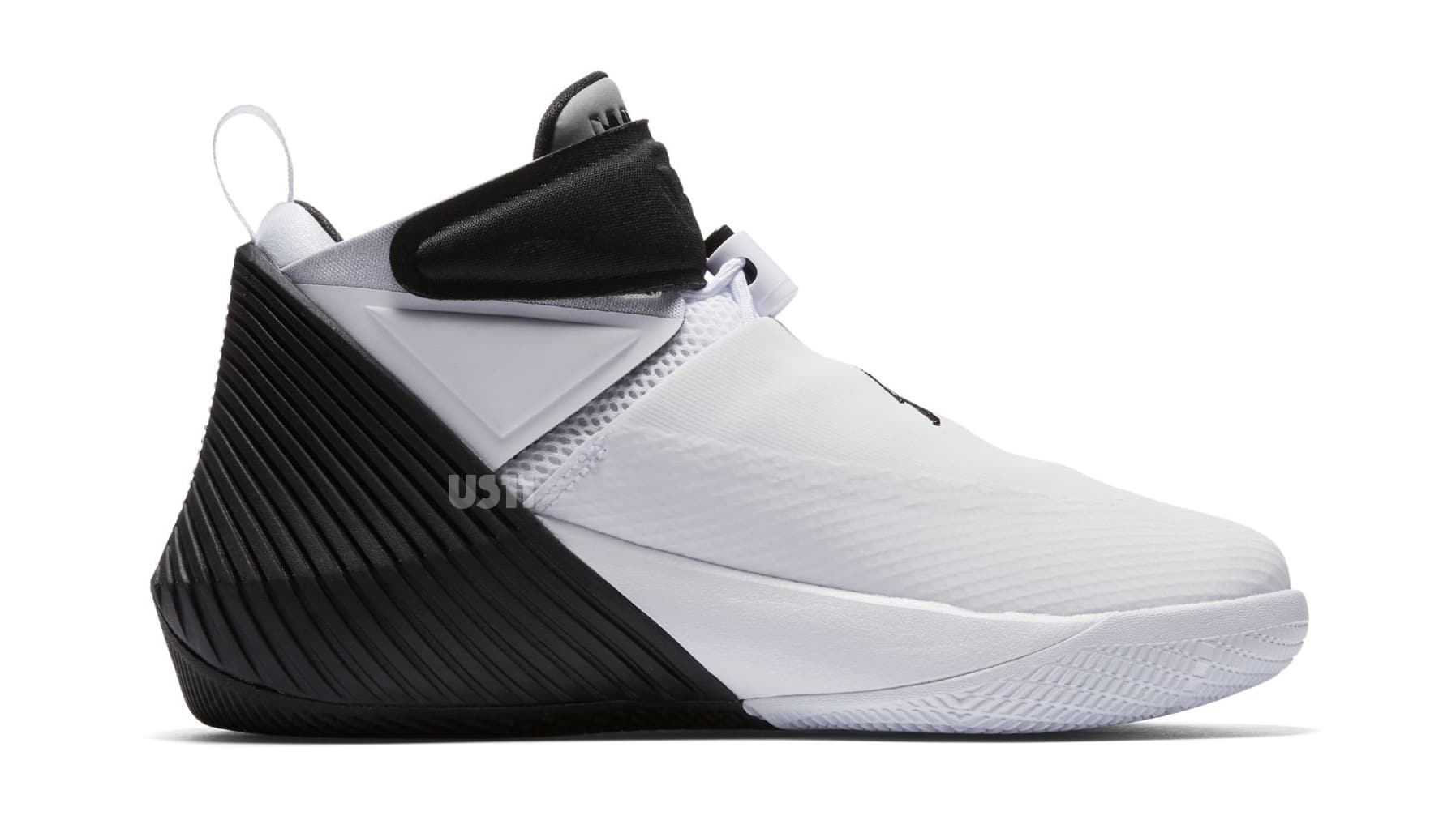 russell westbrook black and white shoes
