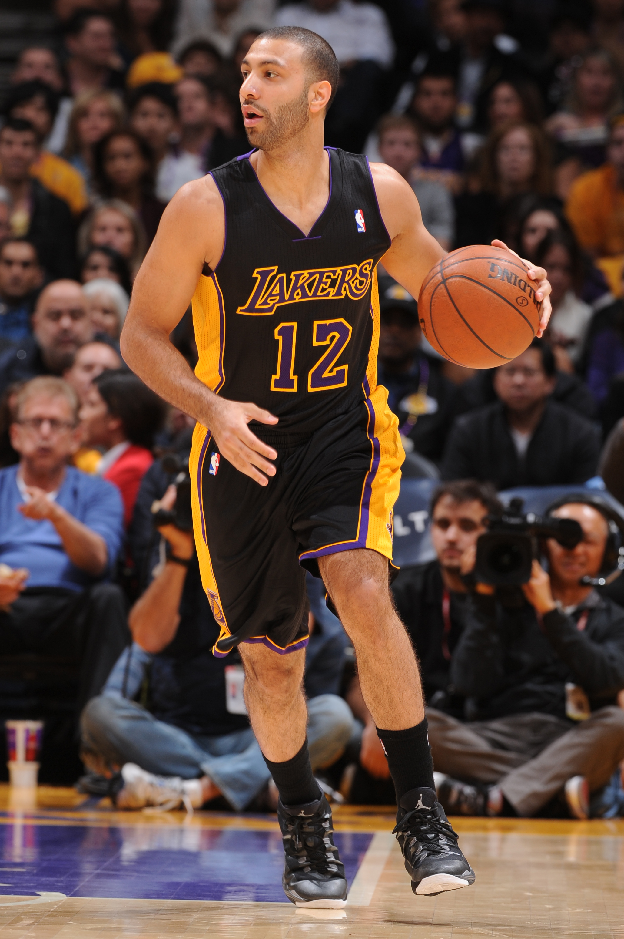 black lakers uniform