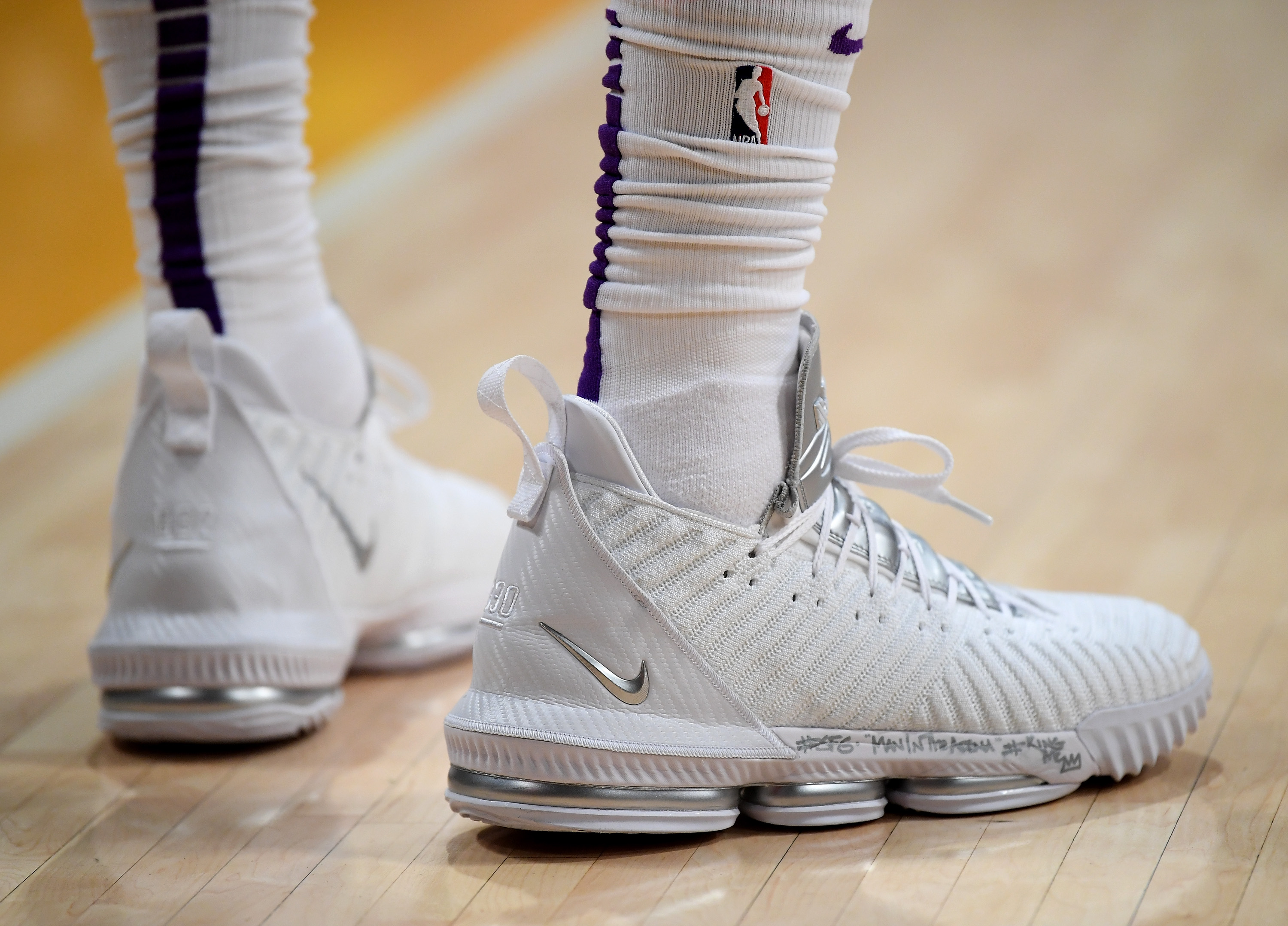 LeBron James’ 5 best kicks so far this season