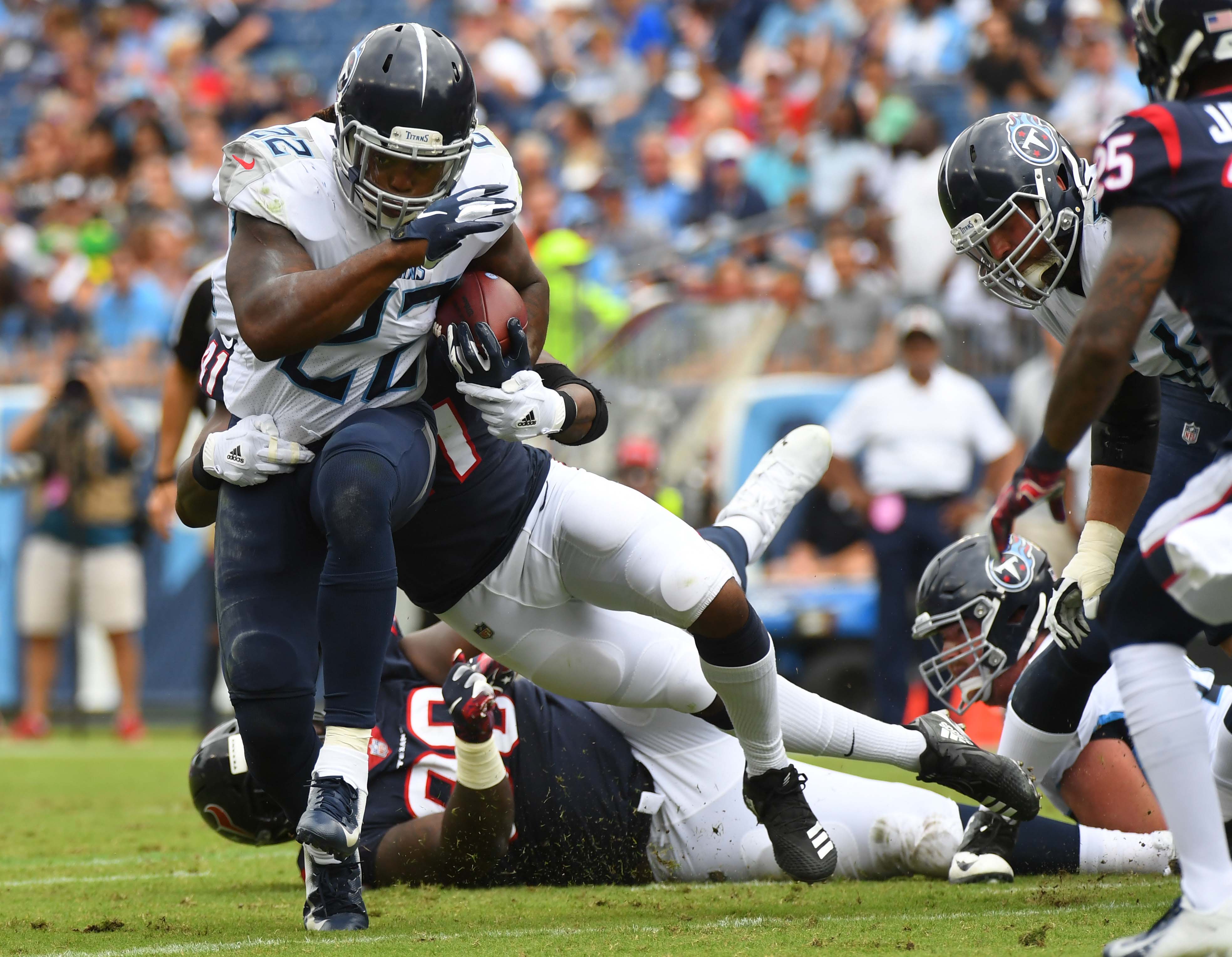 Field Yates on X: The @Titans' throwback Oilers uniforms they'll be  wearing this year. Derrick Henry might run for 400 yards in these 