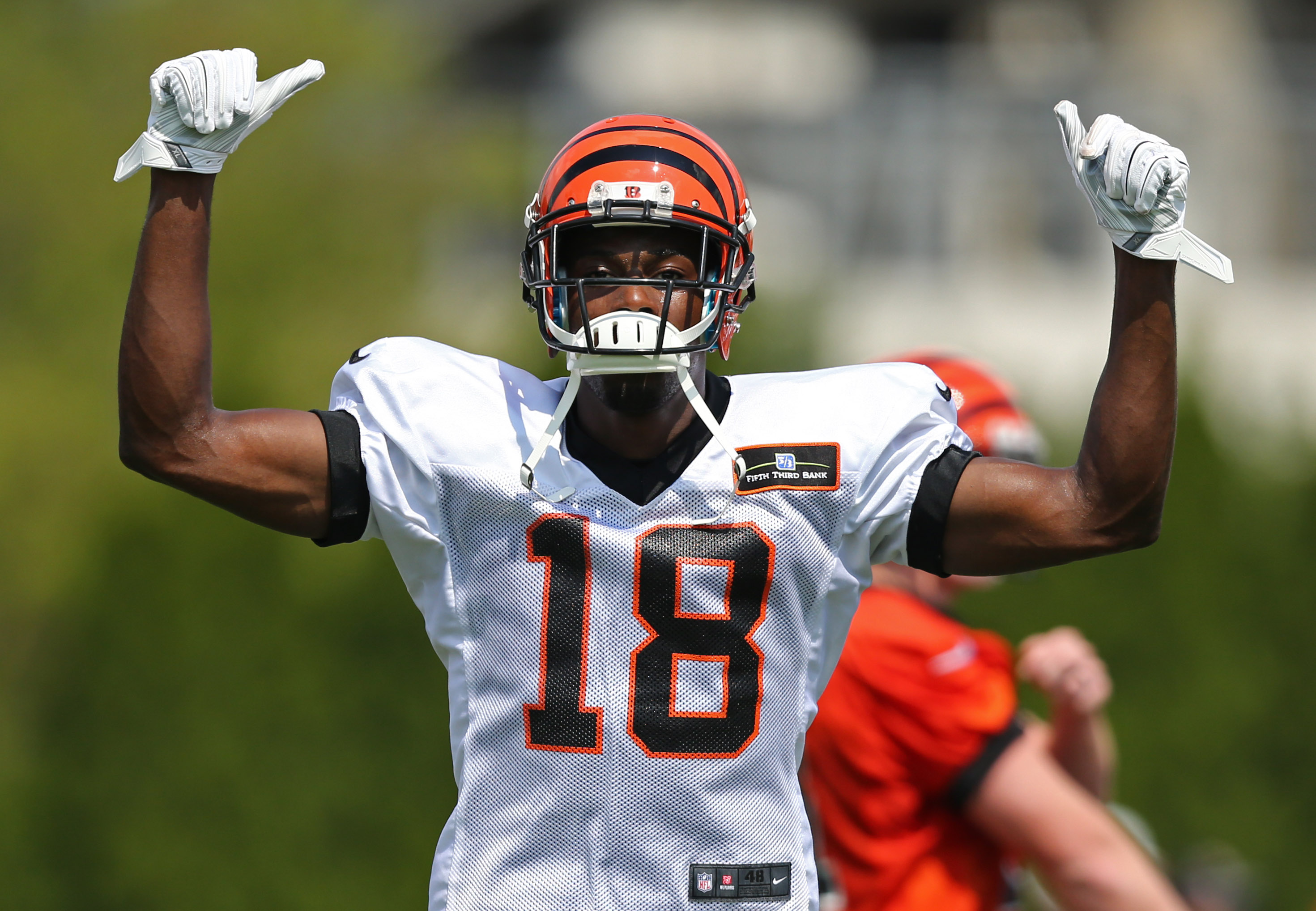 Bengals WR A.J. Green signs franchise tag tender Friday, July 17