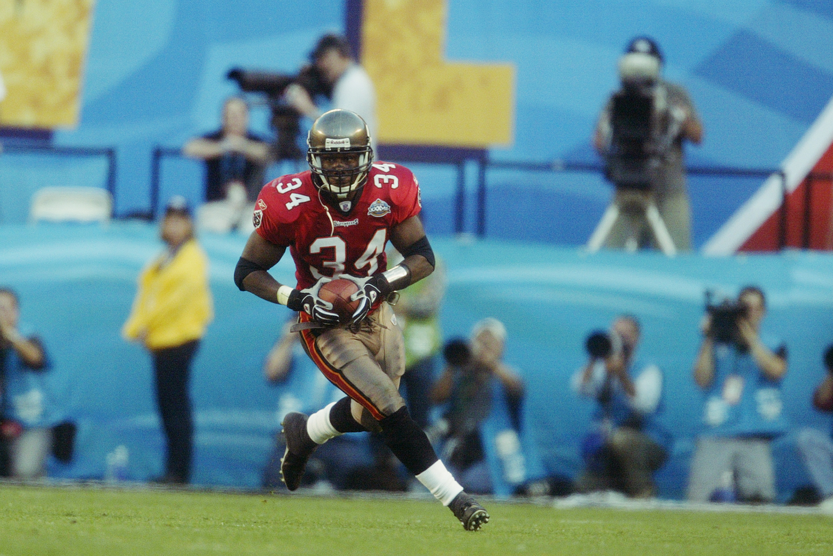 Miami, 08/09/08) (photo 3) Bucs wide receiver Dexter Jackson (10) during  pre-game warmups for Saturday night's preseason game vs. Miami..SUMMARY:  Tampa Bay Buccaneers at Miami Dolphins, Dolphin Stadium, Miami, FL (Credit  Image: ©