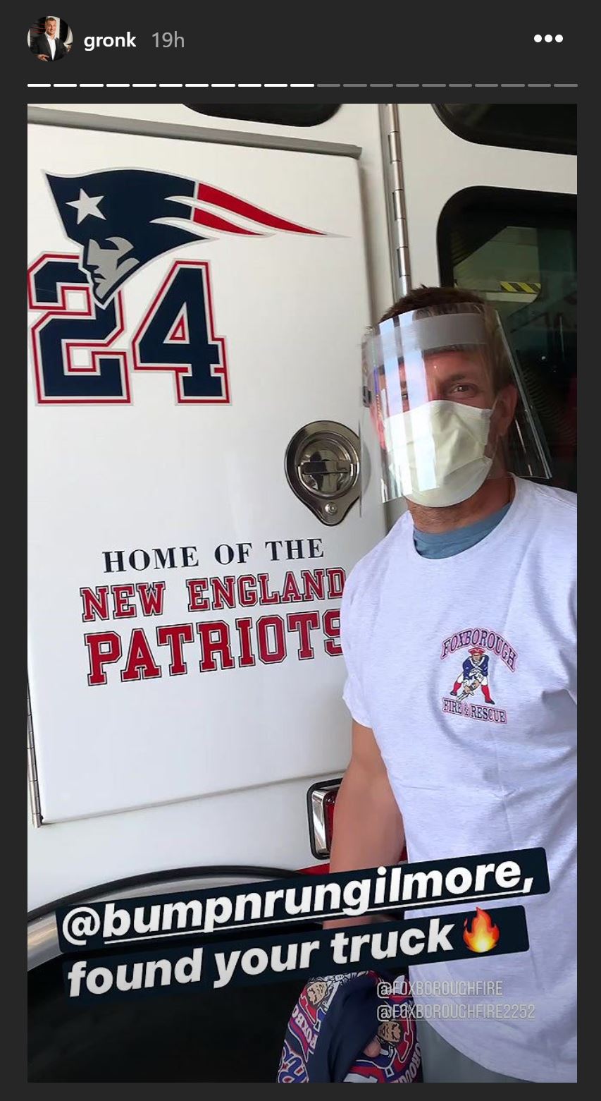 Gronk is wearing a Patriots shirt again, but for a good cause