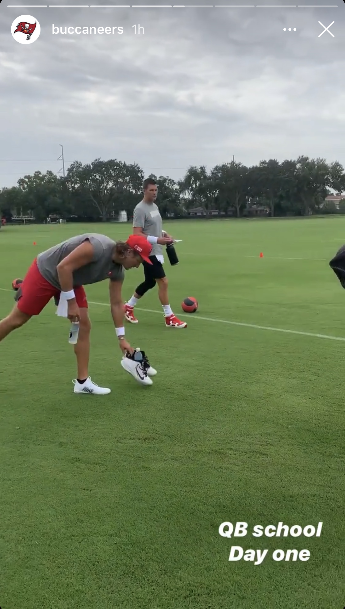 Buccaneers QBs get some bonding time in on the field