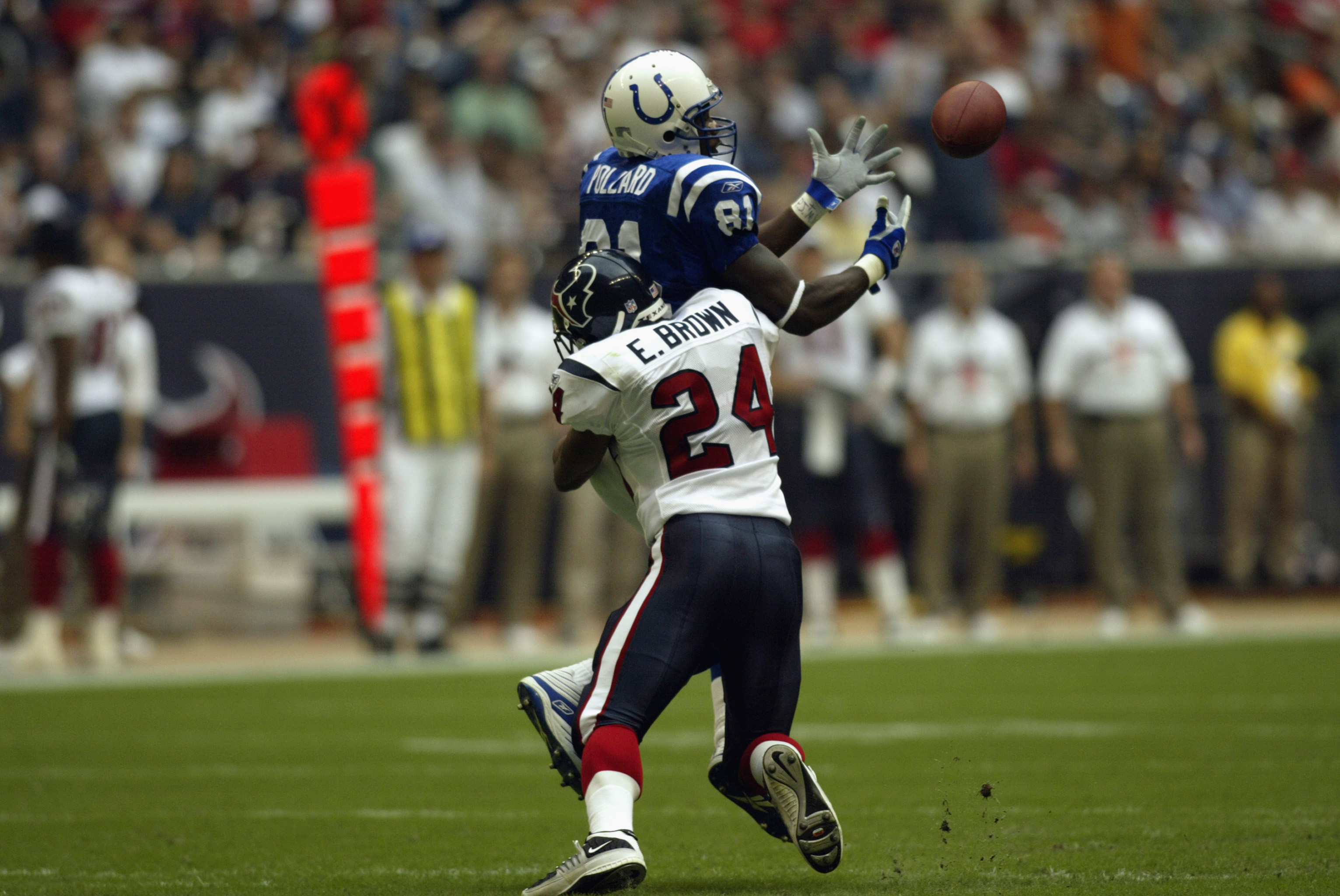 Troy Brown of the New England Patriots returns an interception News  Photo - Getty Images