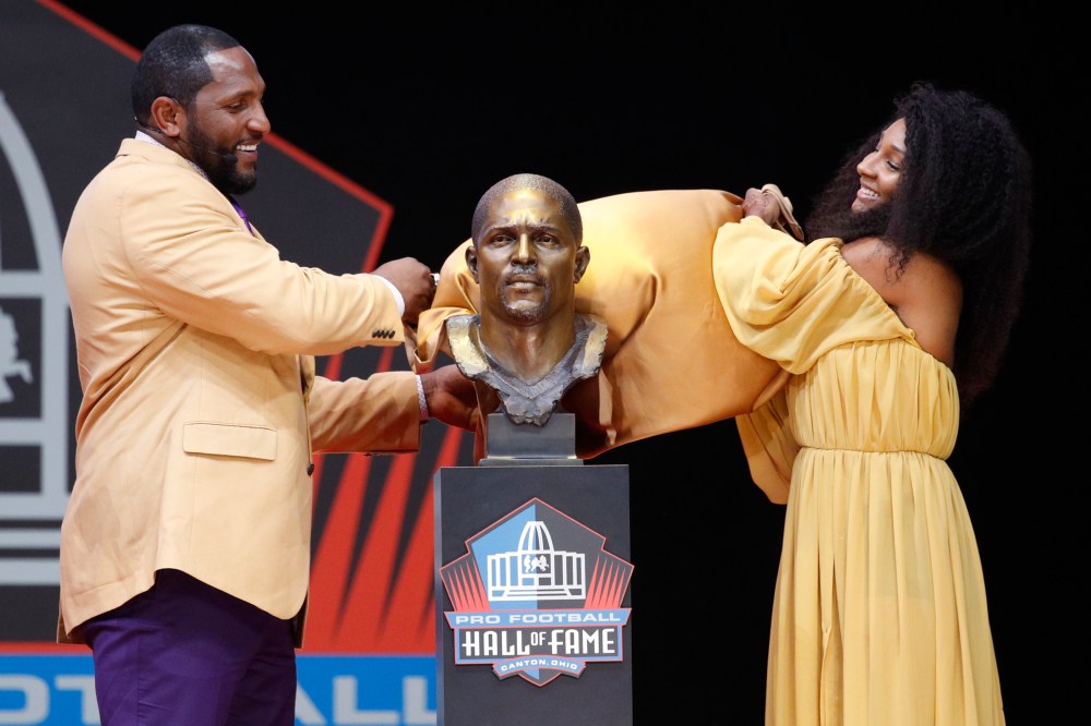 Ray Lewis’ Hall of Fame bust looks nothing like him