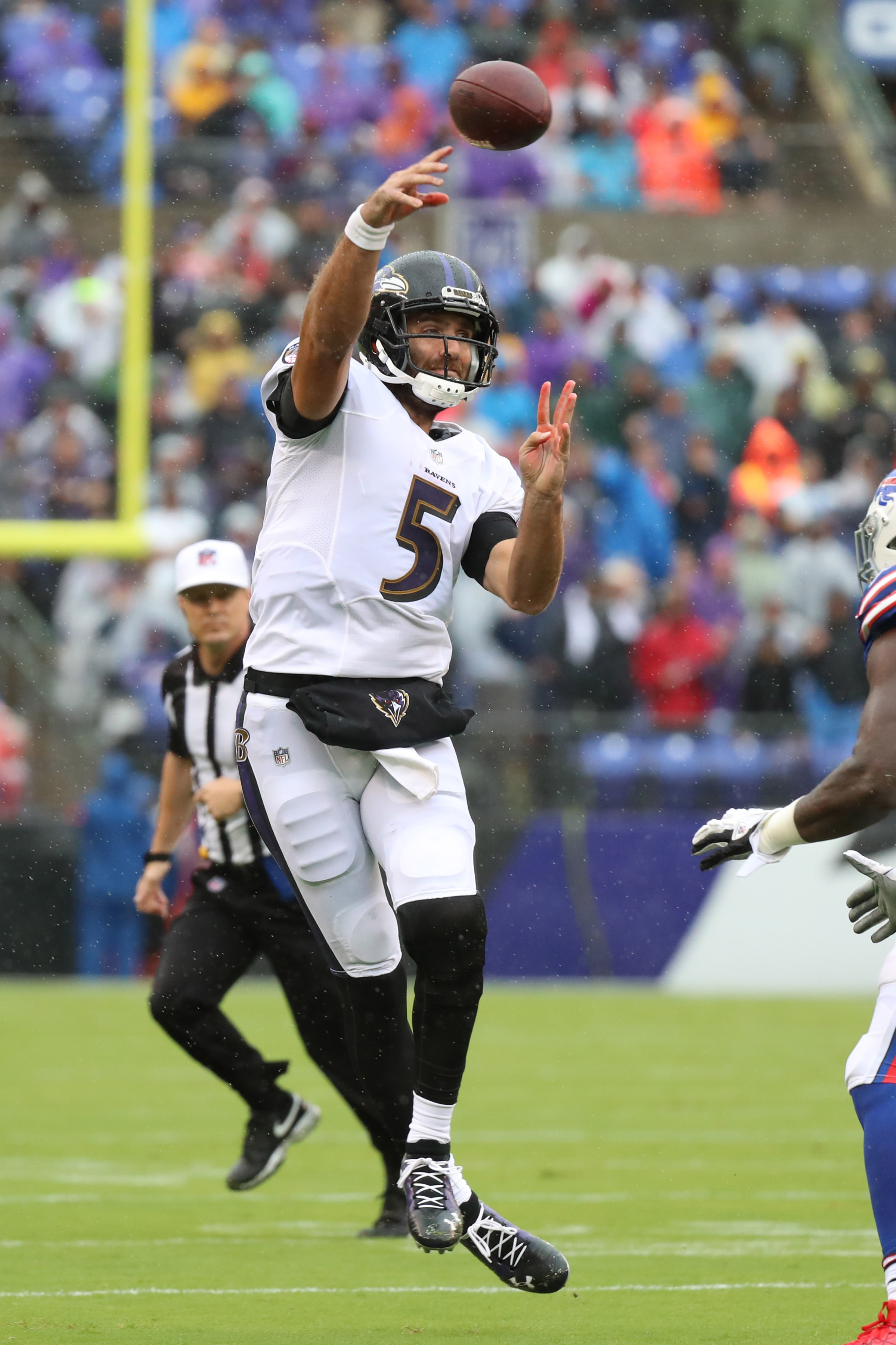 9 STEVE McNAIR Baltimore Ravens NFL QB White Throwback Jersey