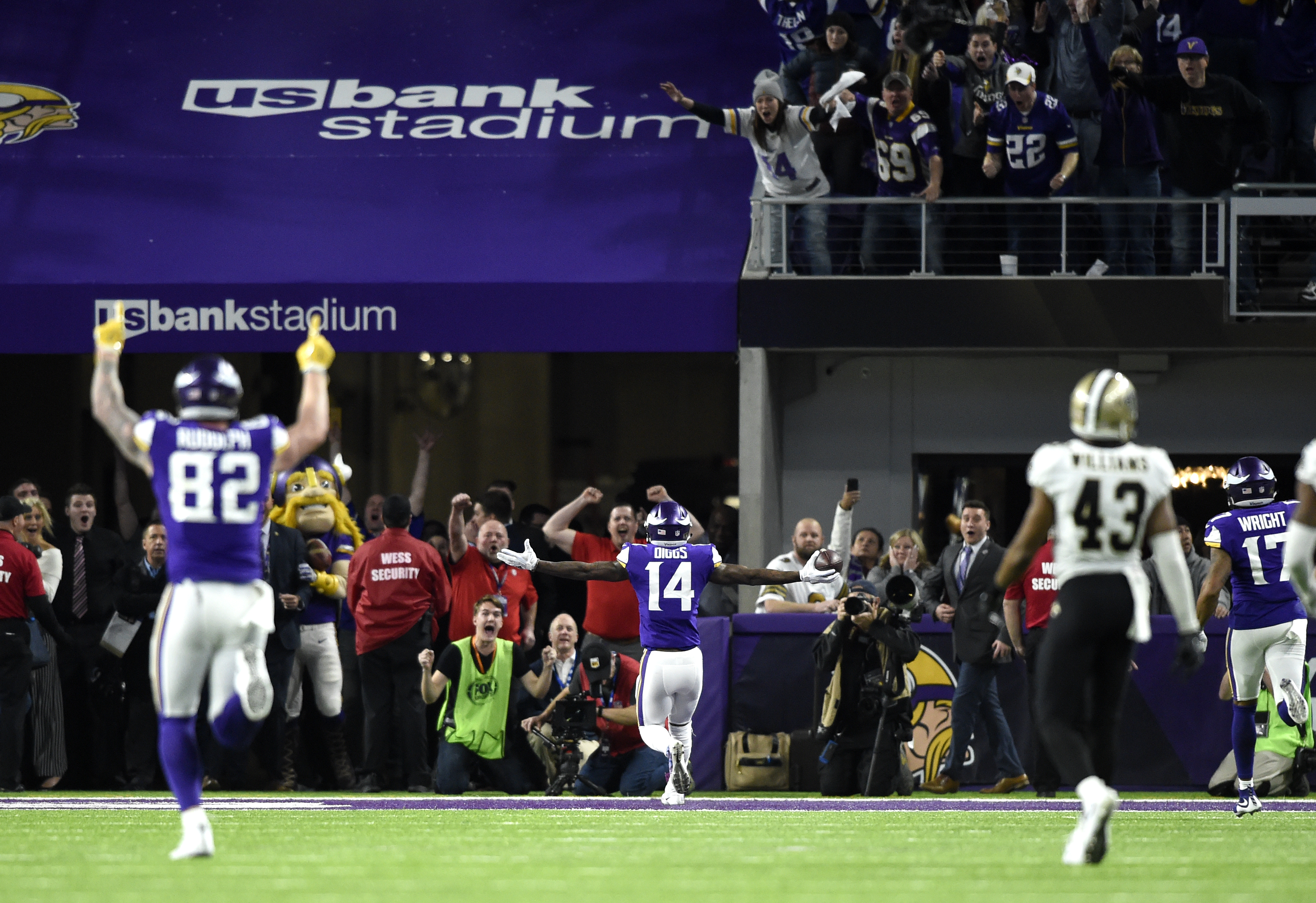 NFL playoffs 2018: Vikings' painful history lives on after miracle win 