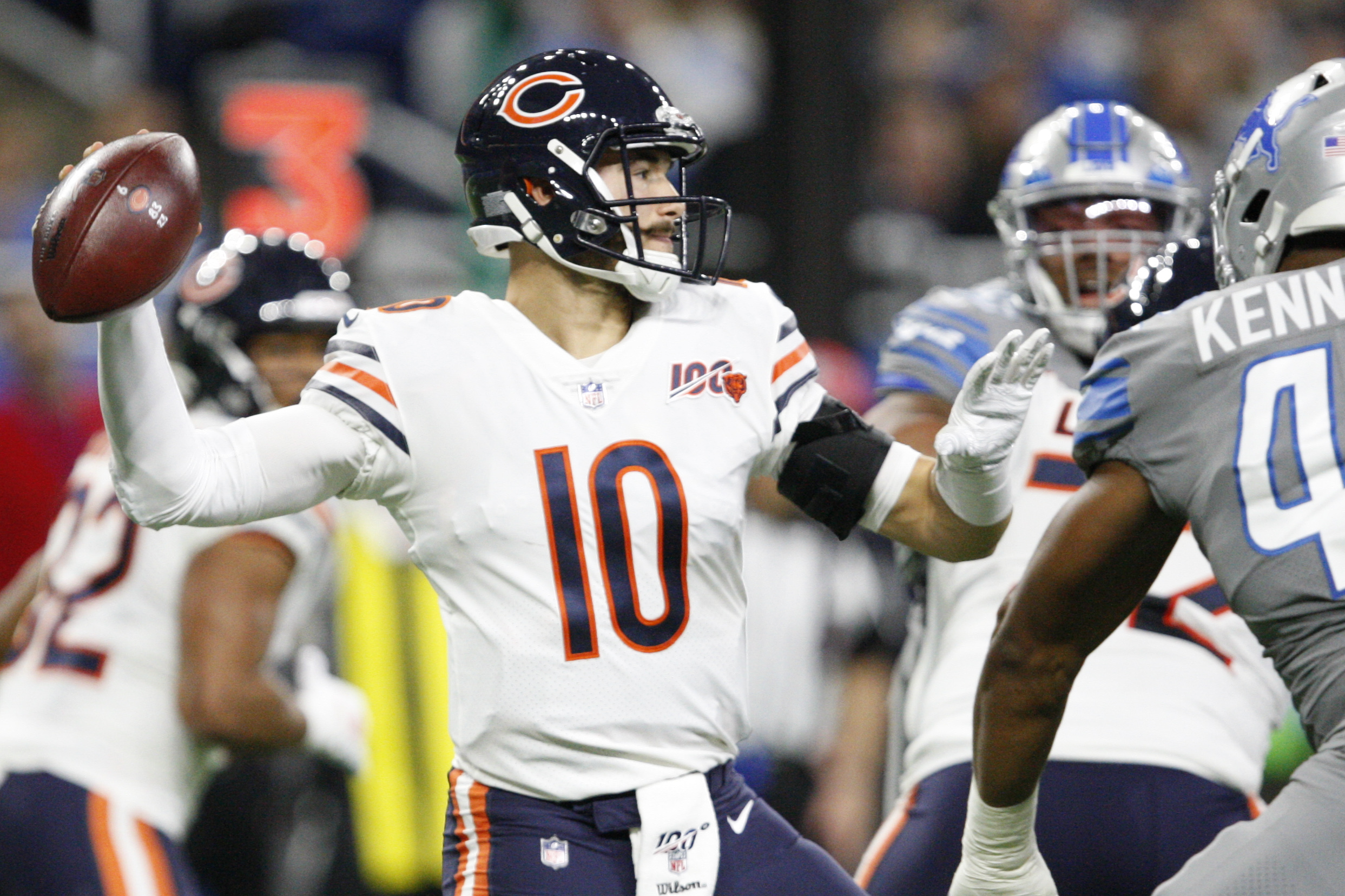 Chicago Bears Defeat Detroit Lions 24-20 In Thanksgiving Day Game