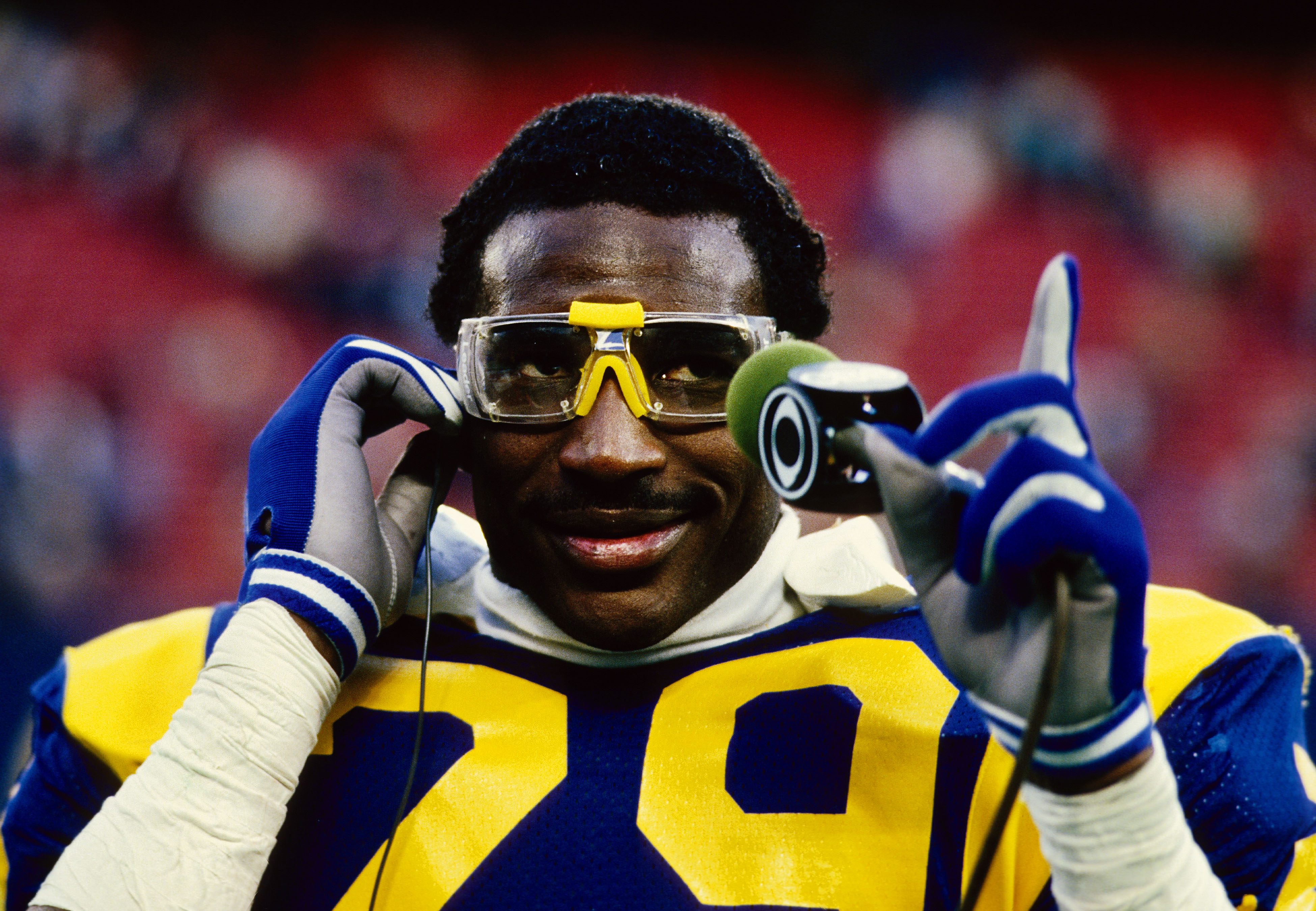 Eric Dickerson signs 1-day deal to retire with the LA Rams