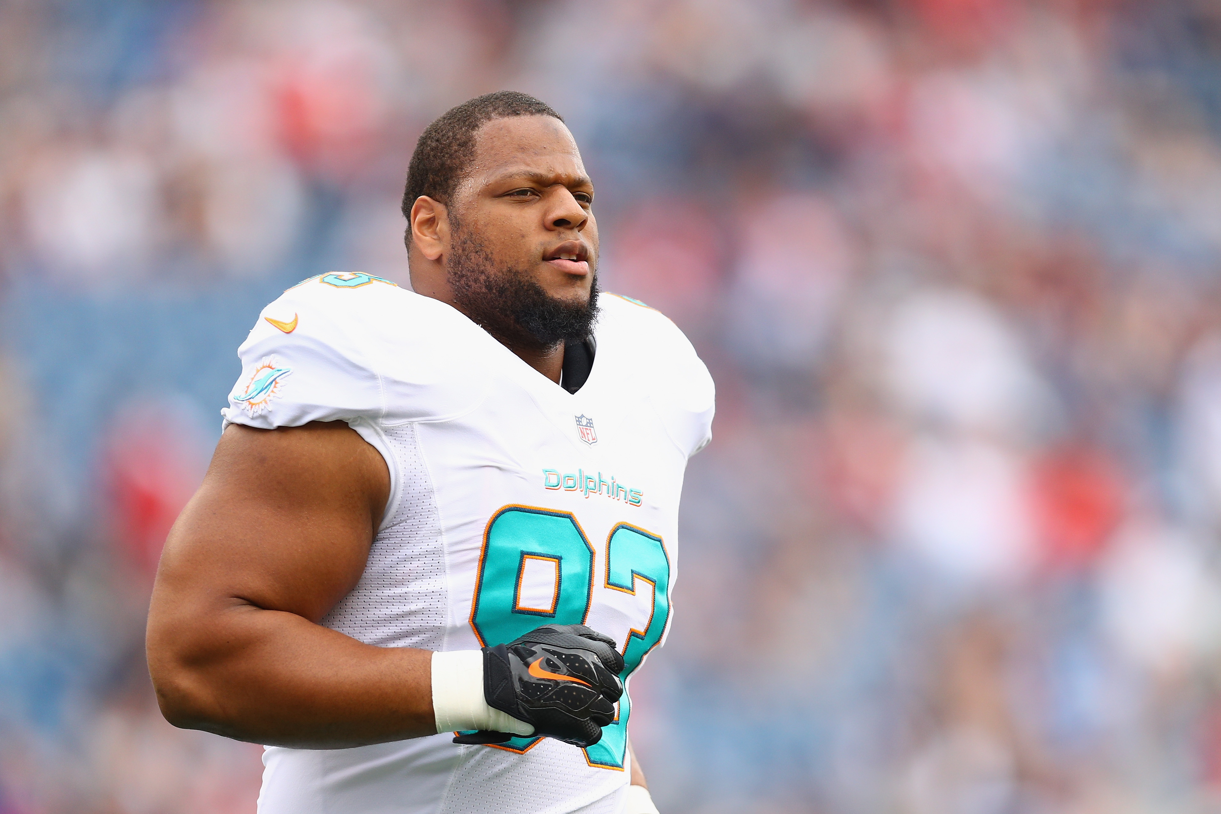 Rams to introduce Ndamukong Suh at press conference Wednesday