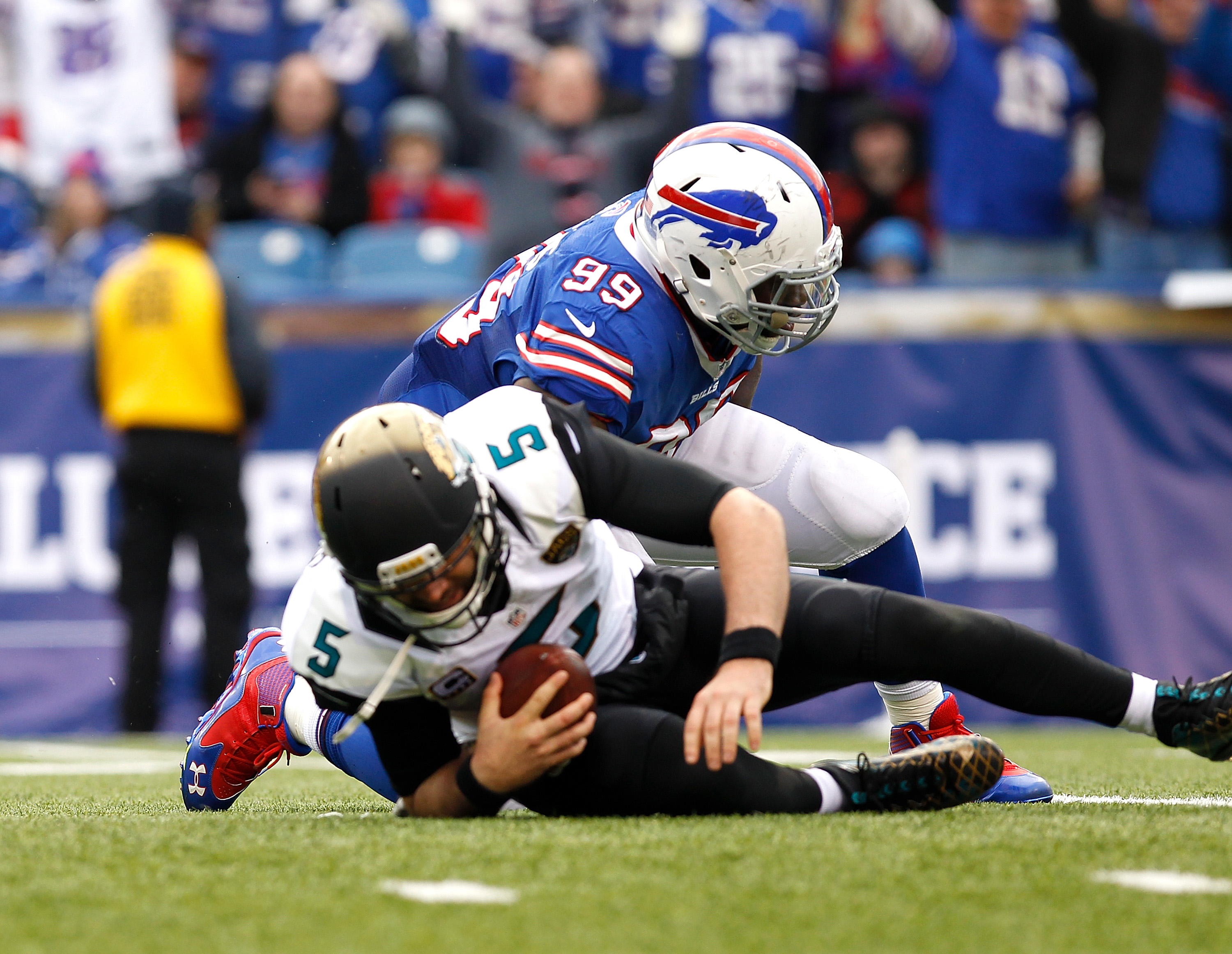 Key runs by QB Blake Bortles carry Jaguars to win against Buffalo