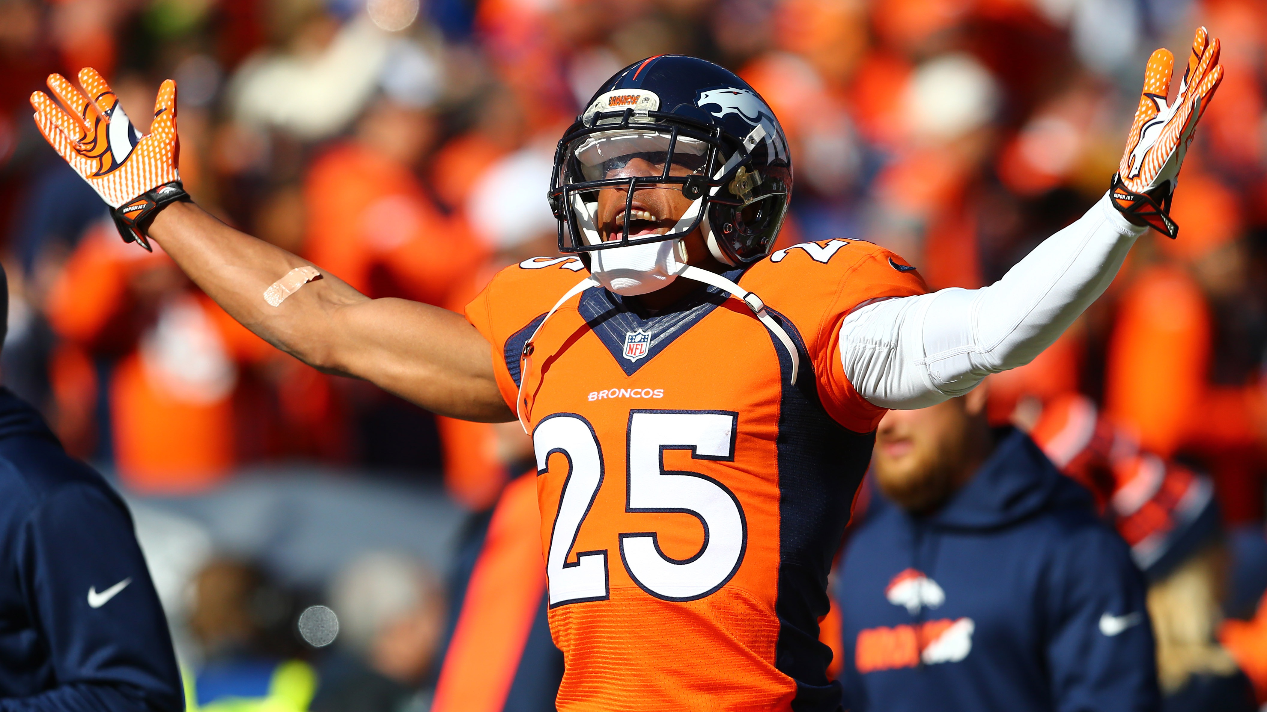 Demaryius Thomas signs 5-year, $70 million extension with Broncos 