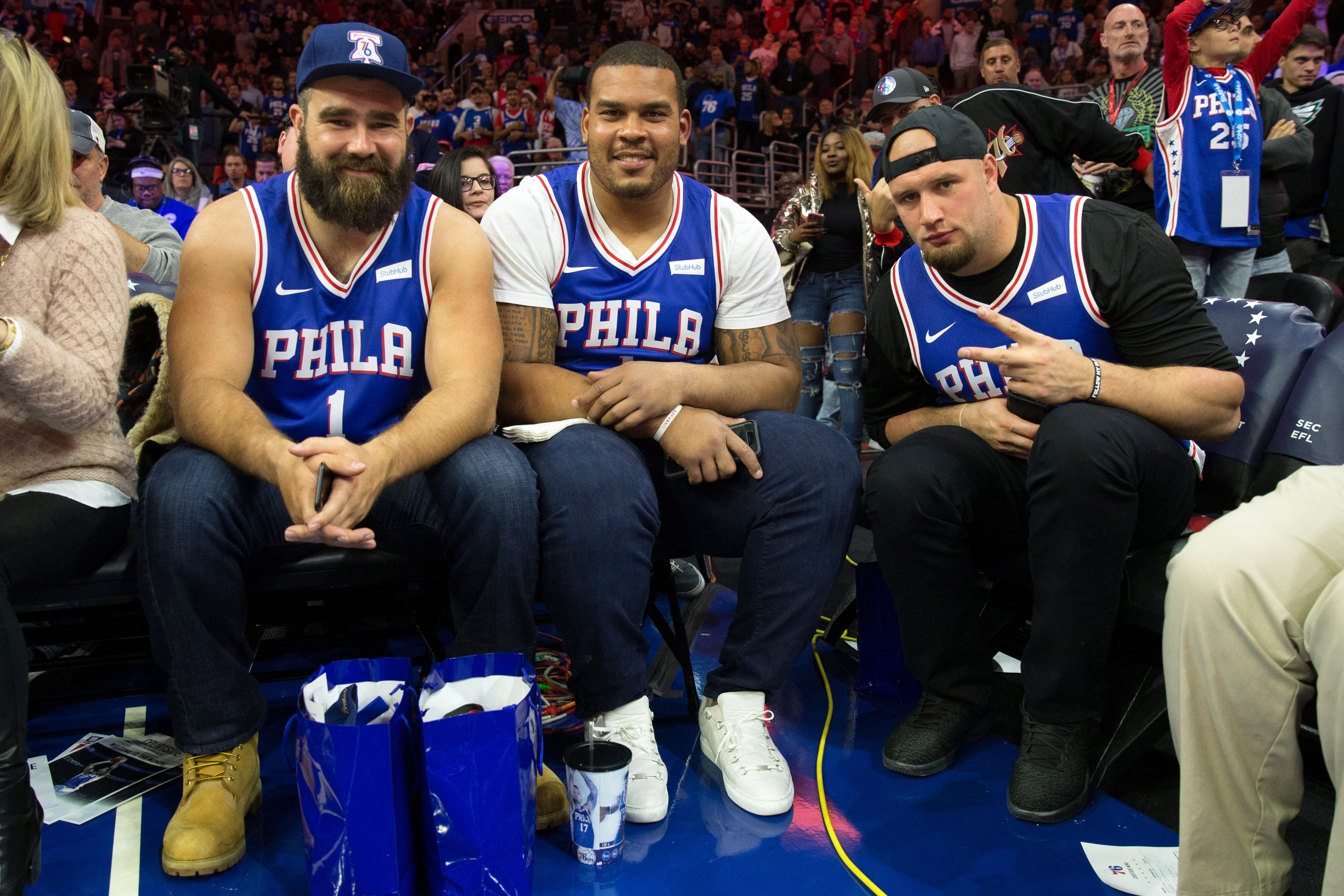 Sixers supporting Eagles with 'Brotherly Love' campaign