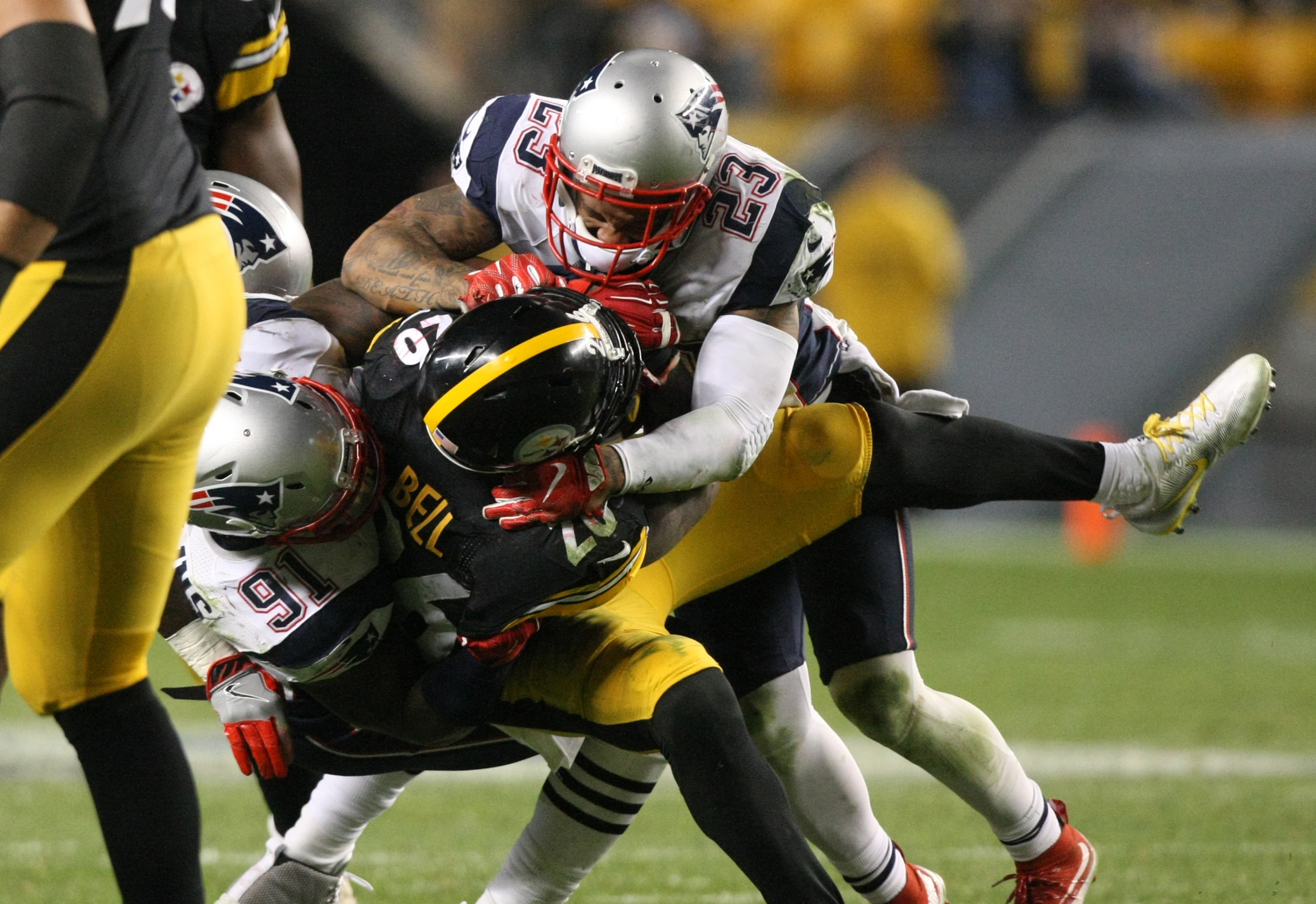 LeGarrette Blount, Patriots pull away from Steelers 27-16