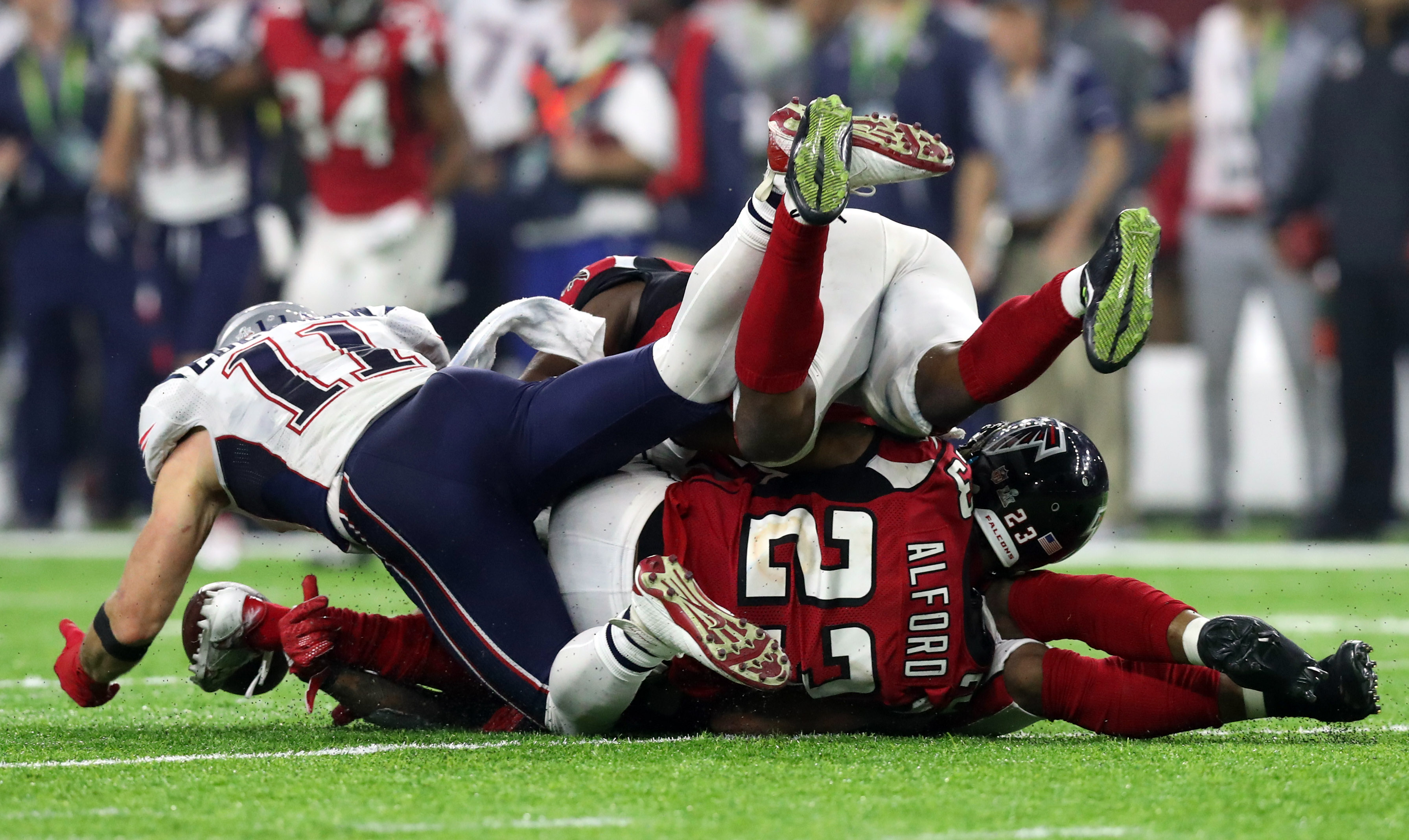 Julian Edelman's circus catch, other spectacular photos from Patriots win  over Giants