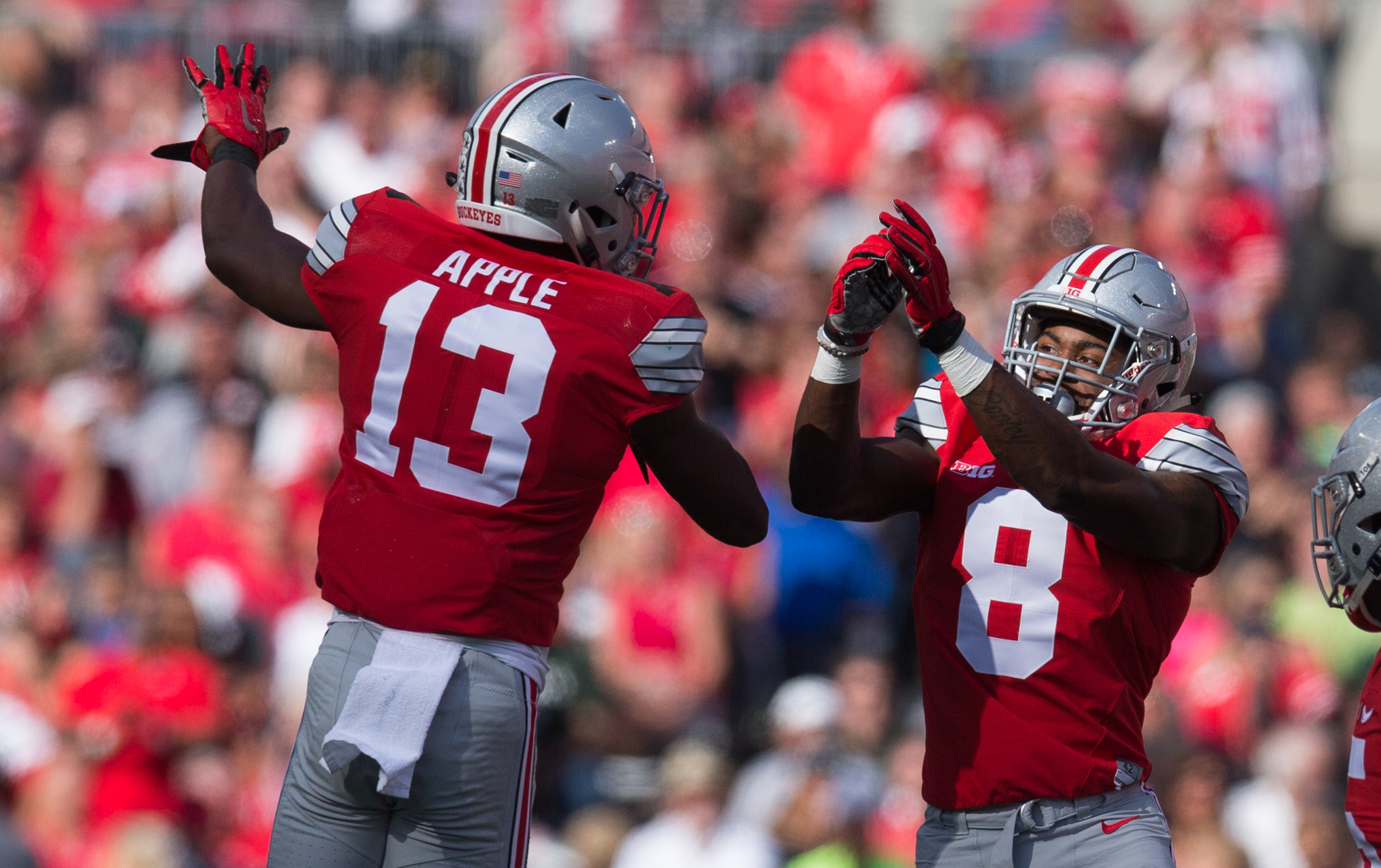 Who is Eli Apple and how tall is he?